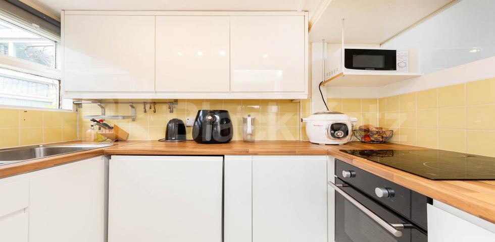 			Studio Apartment, 1 bath, 1 reception Apartment			 Golden Lane Estate , Barbican
